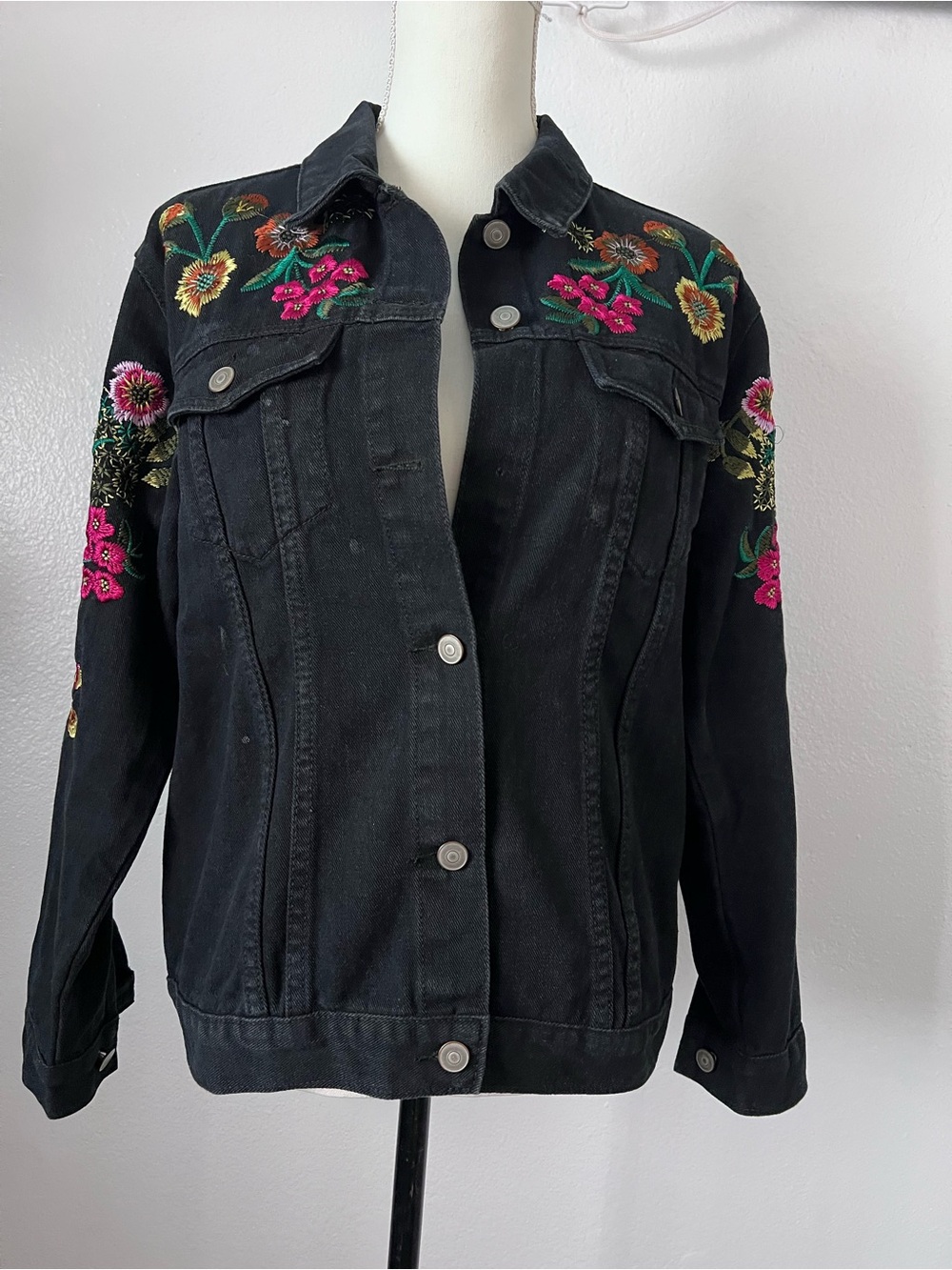 Gianni Bini Black Denim Embroidered Jacket Size M